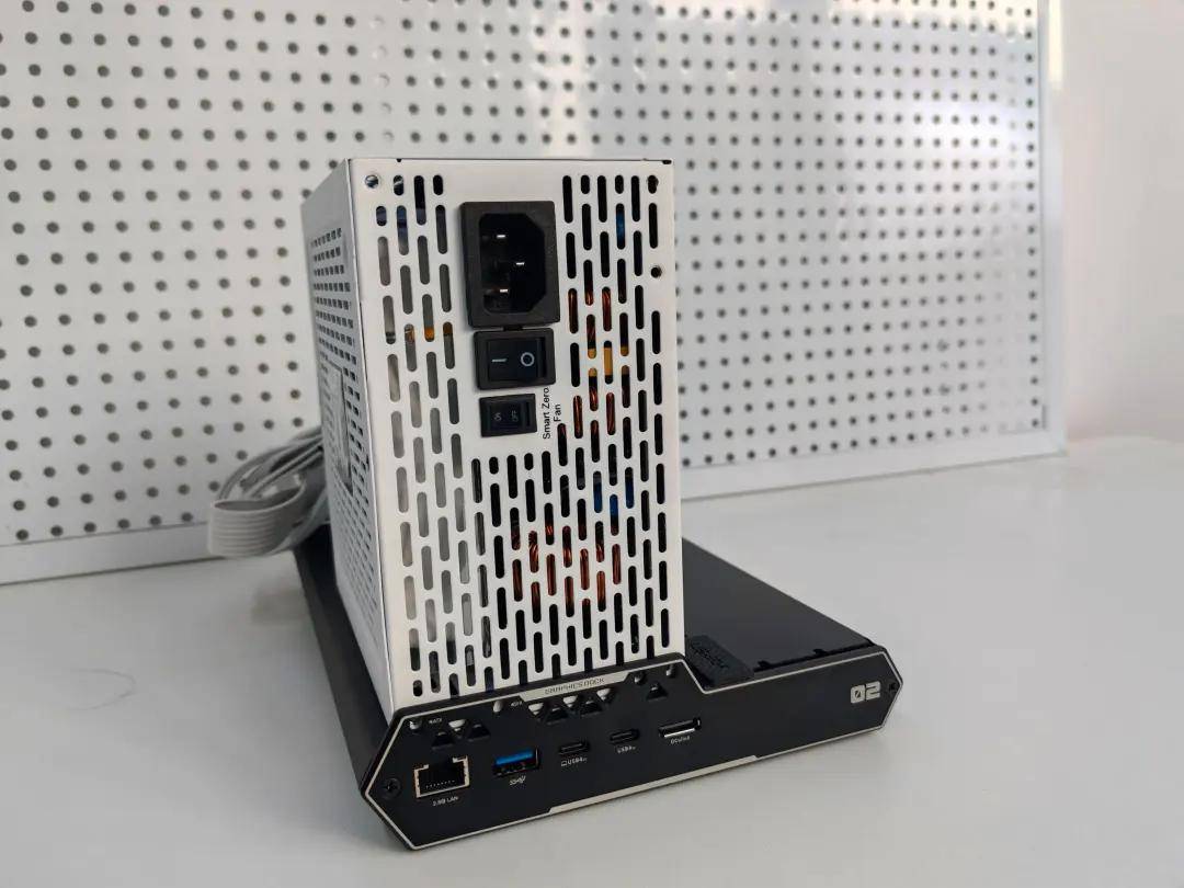 铭凡MINSFORUM DEG2显卡坞开箱体验：一键解锁3A游戏自由