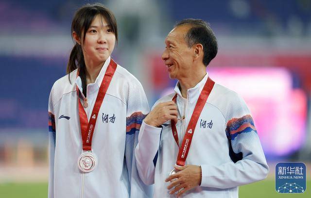 全运会丨周慧夺田径女子三级跳远冠军