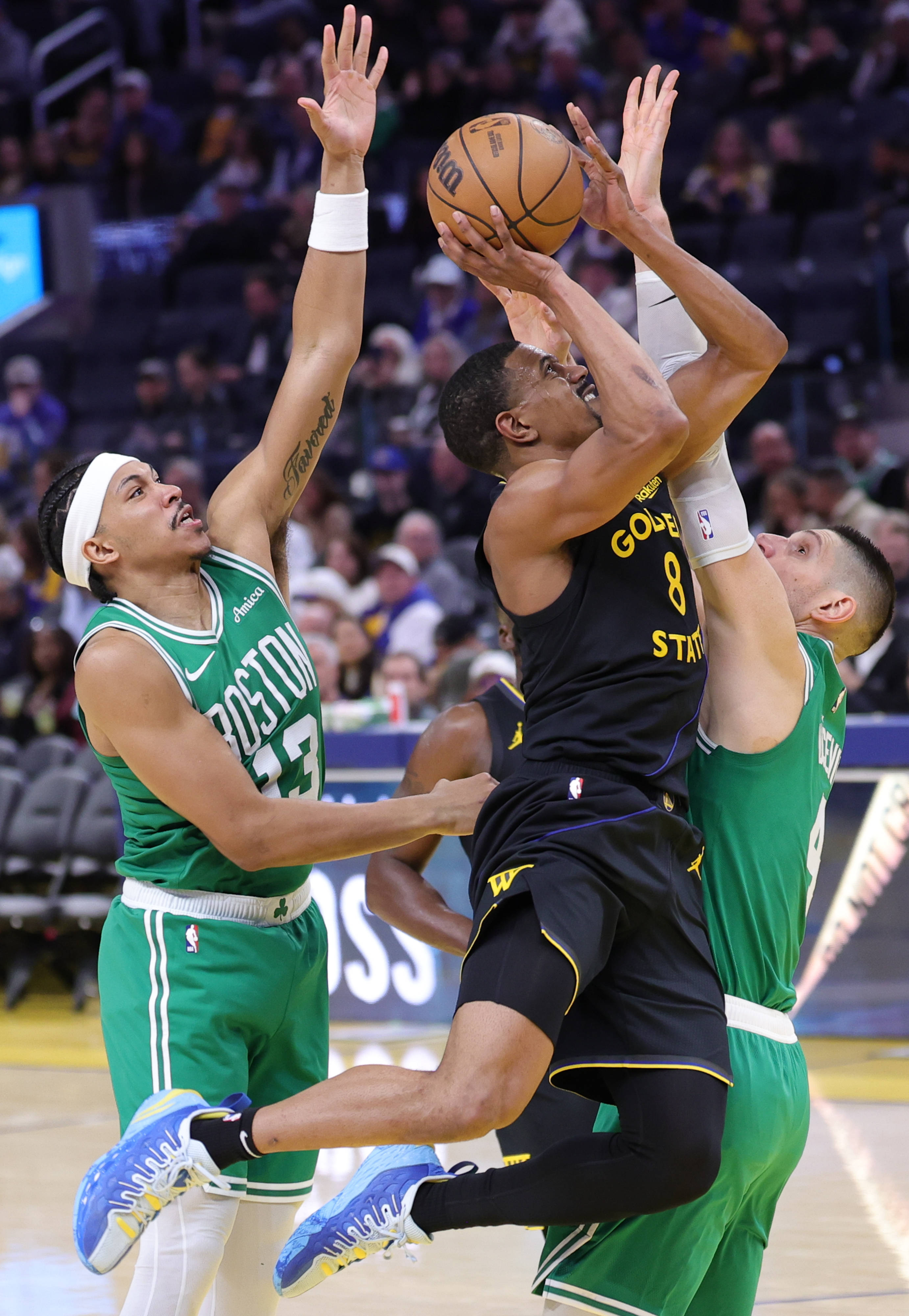 (体育)篮球——NBA常规赛:勇士不敌凯尔特人