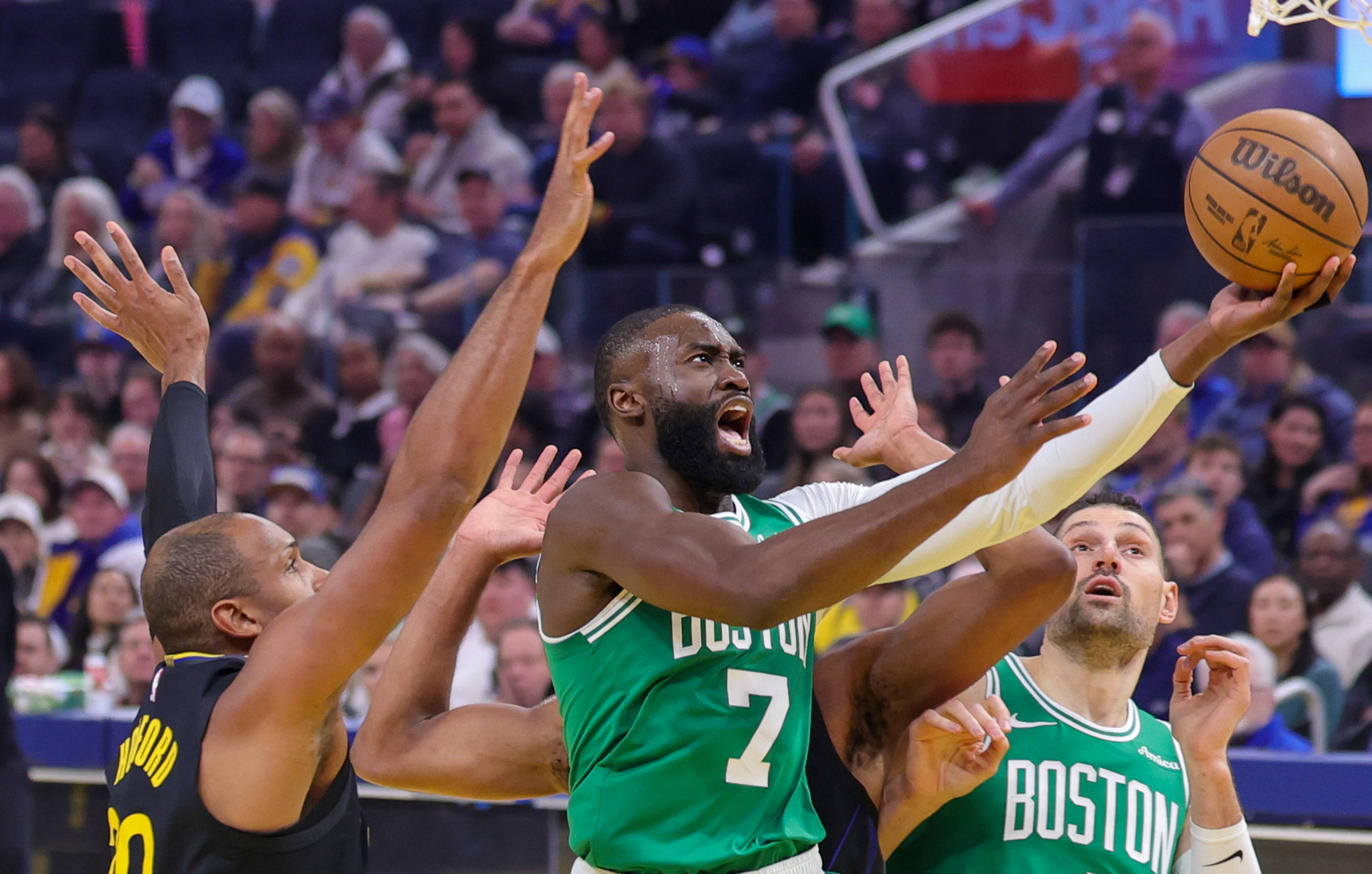 (体育)篮球——NBA常规赛:勇士不敌凯尔特人