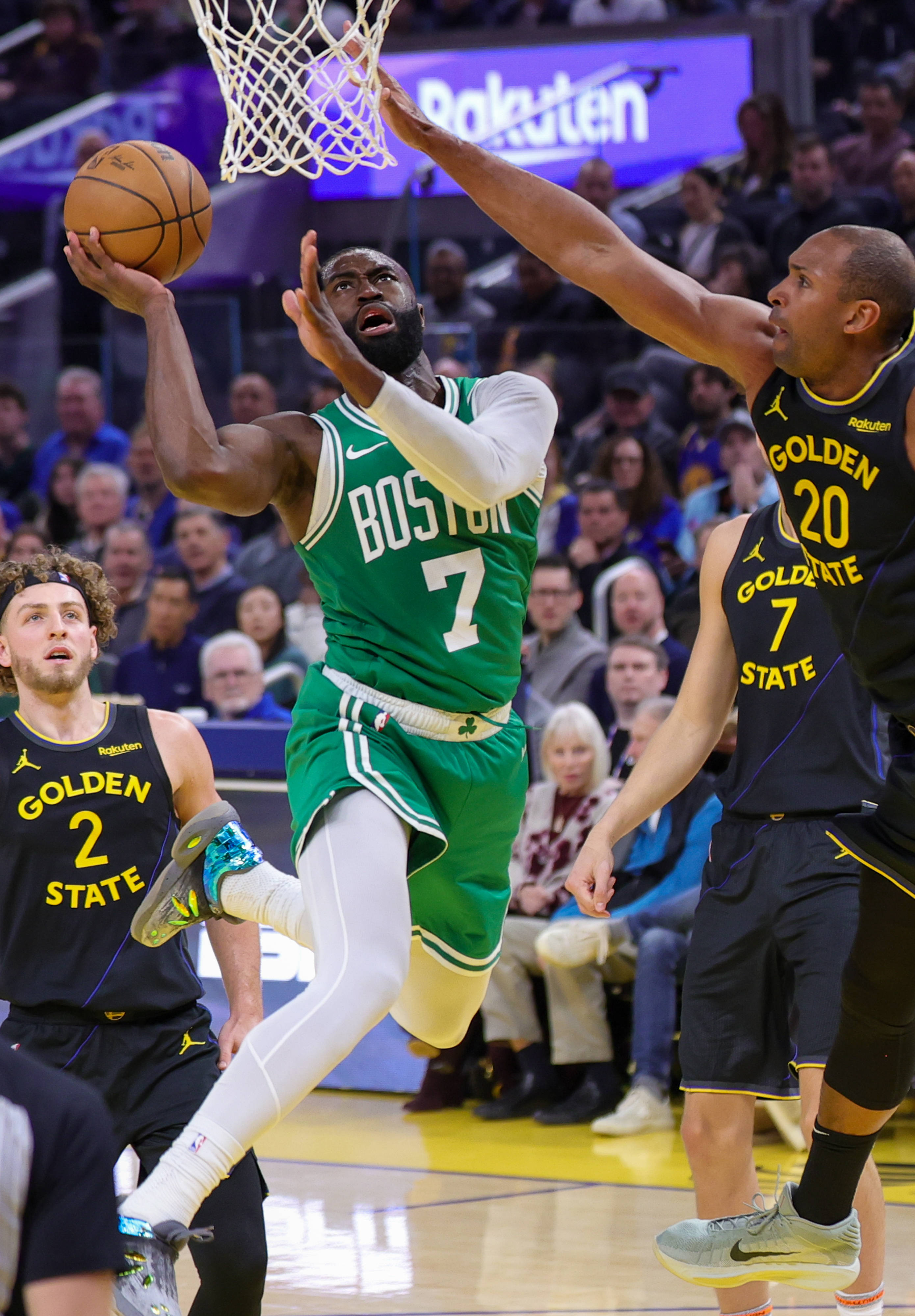 (体育)篮球——NBA常规赛:勇士不敌凯尔特人